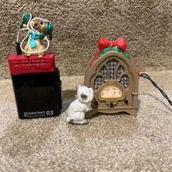 Hallmark Magic 1993 Messages Of Christmas Walkman Radio news flash Ornament 2