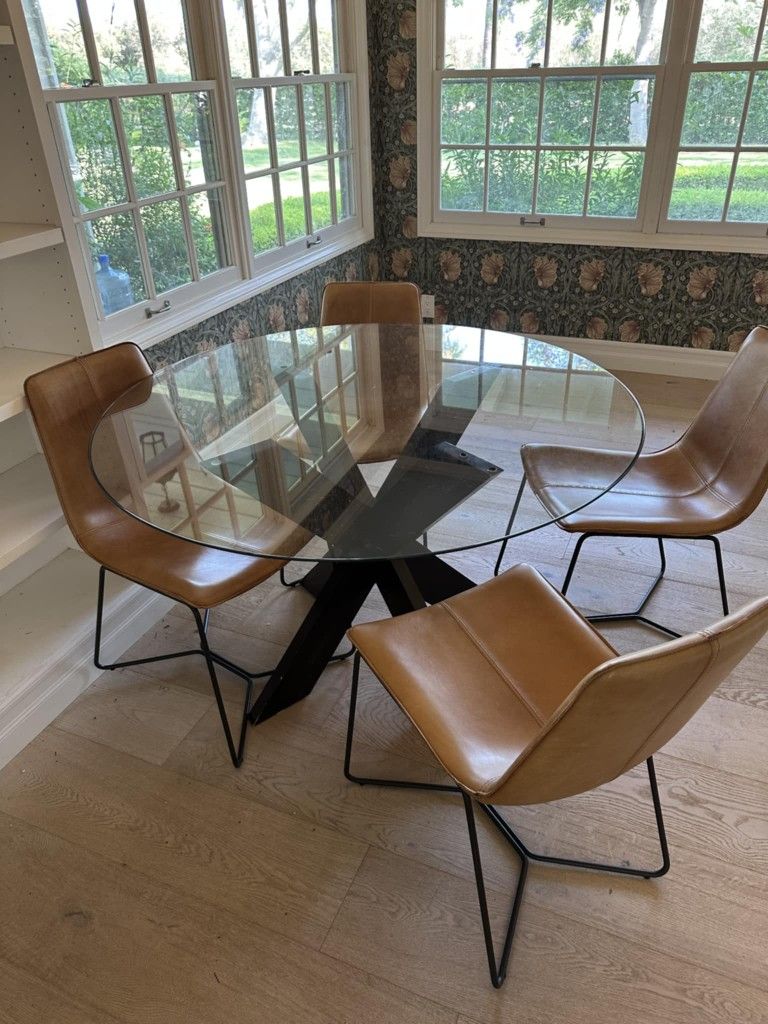 Dining Table With 4 Leather Chairs