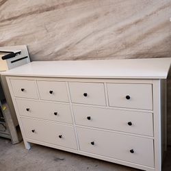 White Ikea Hemnes Dresser 