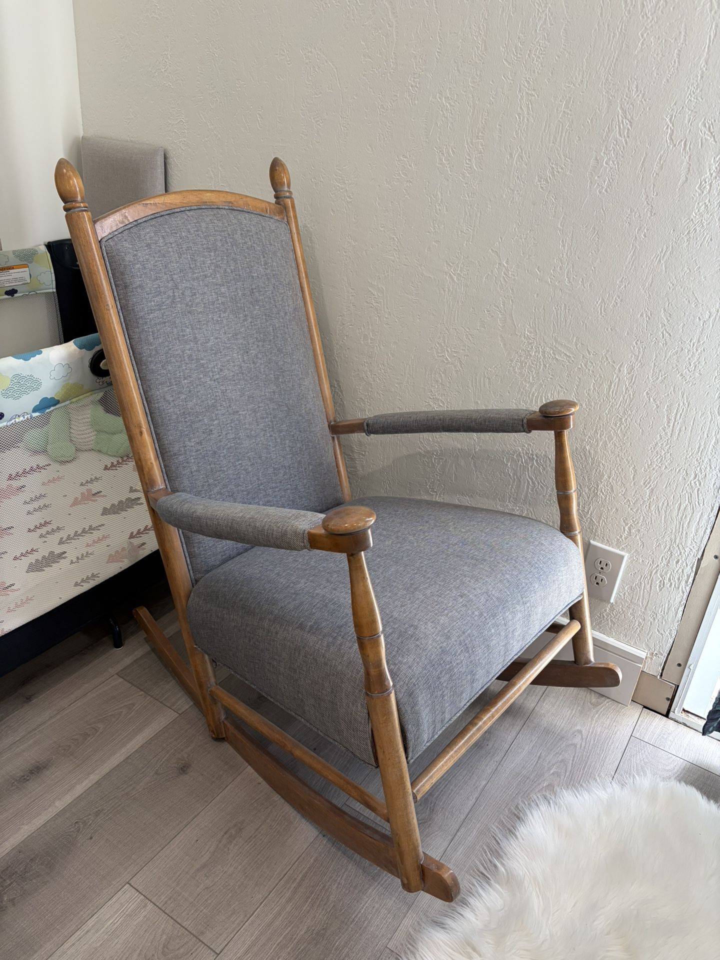 Rocking Chair- Excellent Condition