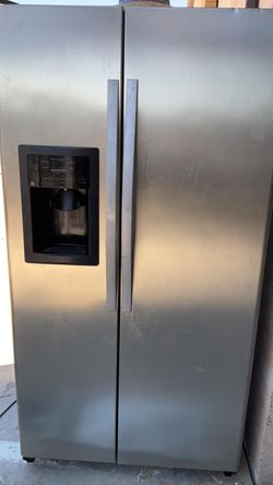 GE  Side By Side Stainless Steel Refrigerator Fridge
