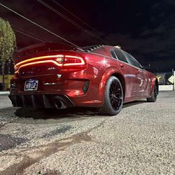 Rines 20" Staggered Hellcat Replica Llanta 20x9 Con 245 45 20 Front 20x10.5 Con 275 40 20 Back
