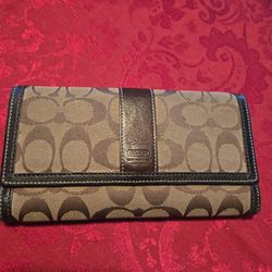 Authenic Coach Signature Leather Trifold Wallet 