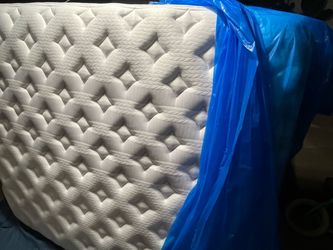 Leesa White Pillow Top Mattress