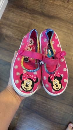Minnie Mouse shoes