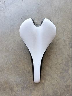 Bike wheel & seat