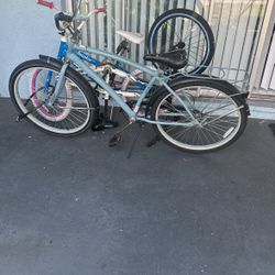 30  Hinches HUFFY BLUE  MANS BIKE  EVRETHYN  Works Real Good 