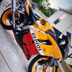 Honda Repsol CBR