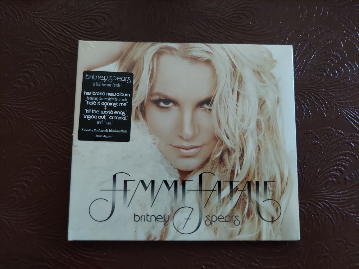 NEW Britney Spears - Femme Fatale CD