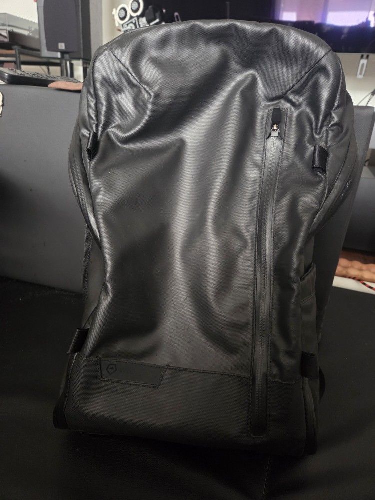 Wandrd Duo Camera Backpack 20L