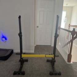 Used: Squat Rack/ Bench Press Rack