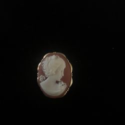 Vintage Cameo Brooch Gold Tone