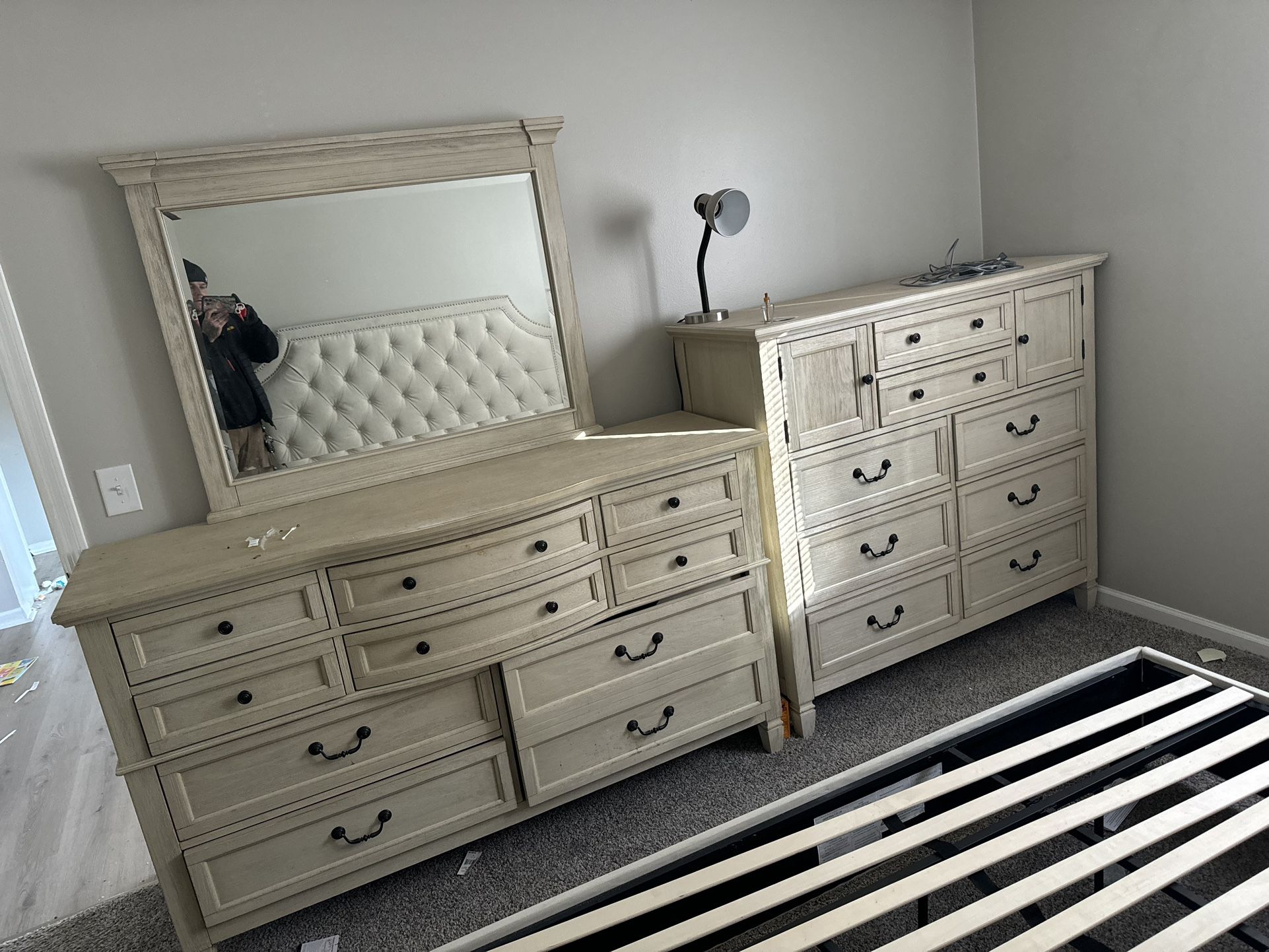 Bedroom Furniture Set