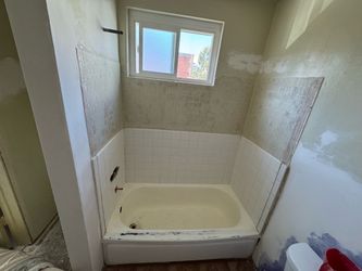 Refinish Reglaze Cast Iron Tub & Tile Walls