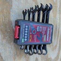 Husker Wrench Set