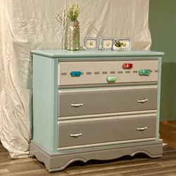 UNIQUE  KIDS DRESSER 