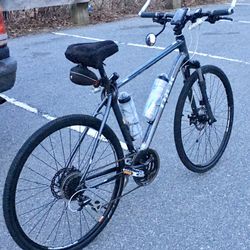 2013 Trek Hybrid 8.3 DS GF Mountain Bike