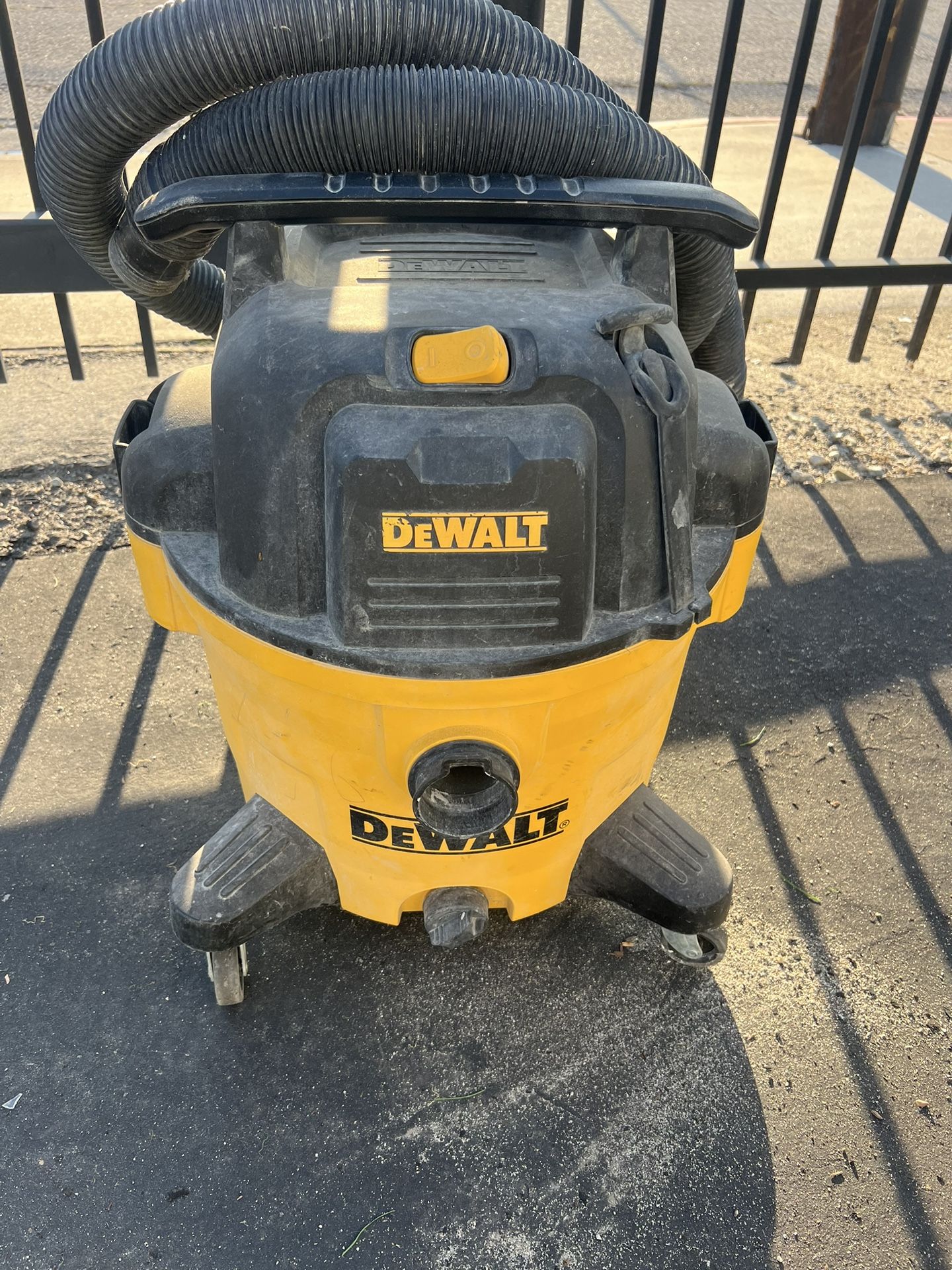 DeWALT Power Wet/Dry Vacuum In Good Working Oder