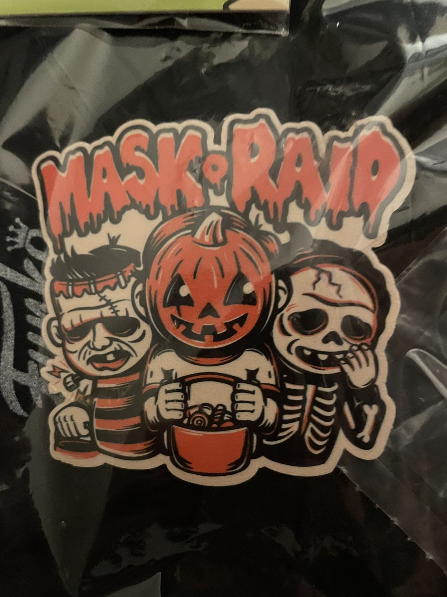 2 Funko Mask o Raid Bundles + 2 Posters + Machoman Pop