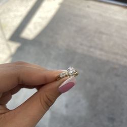 14k Gold Ring 