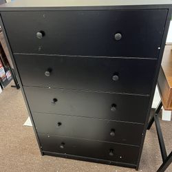 5 drawer Dresser 