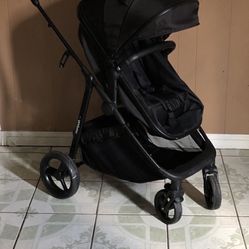 LIKE NEW MOMPUSH STROLLER AND BASSINET 2 IN 1