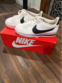 Nike Shoes - size 7