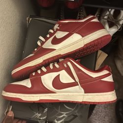 Nike dunk low USC gym red