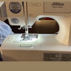 Project Runway Cs5055PRW Sewing Machine
