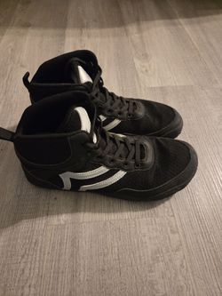 Men's size 8.5 US/42 EU wide wrestling shoes