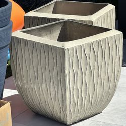 2 Large Ceramic Flower Pots 