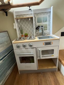 play kitchen