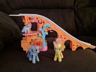 My Little Pony Playset w/ Rainbow Dash and FlutterShy Dolls