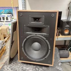 Klipsch HERESY-IV-WALNUT- Pair (Open box)