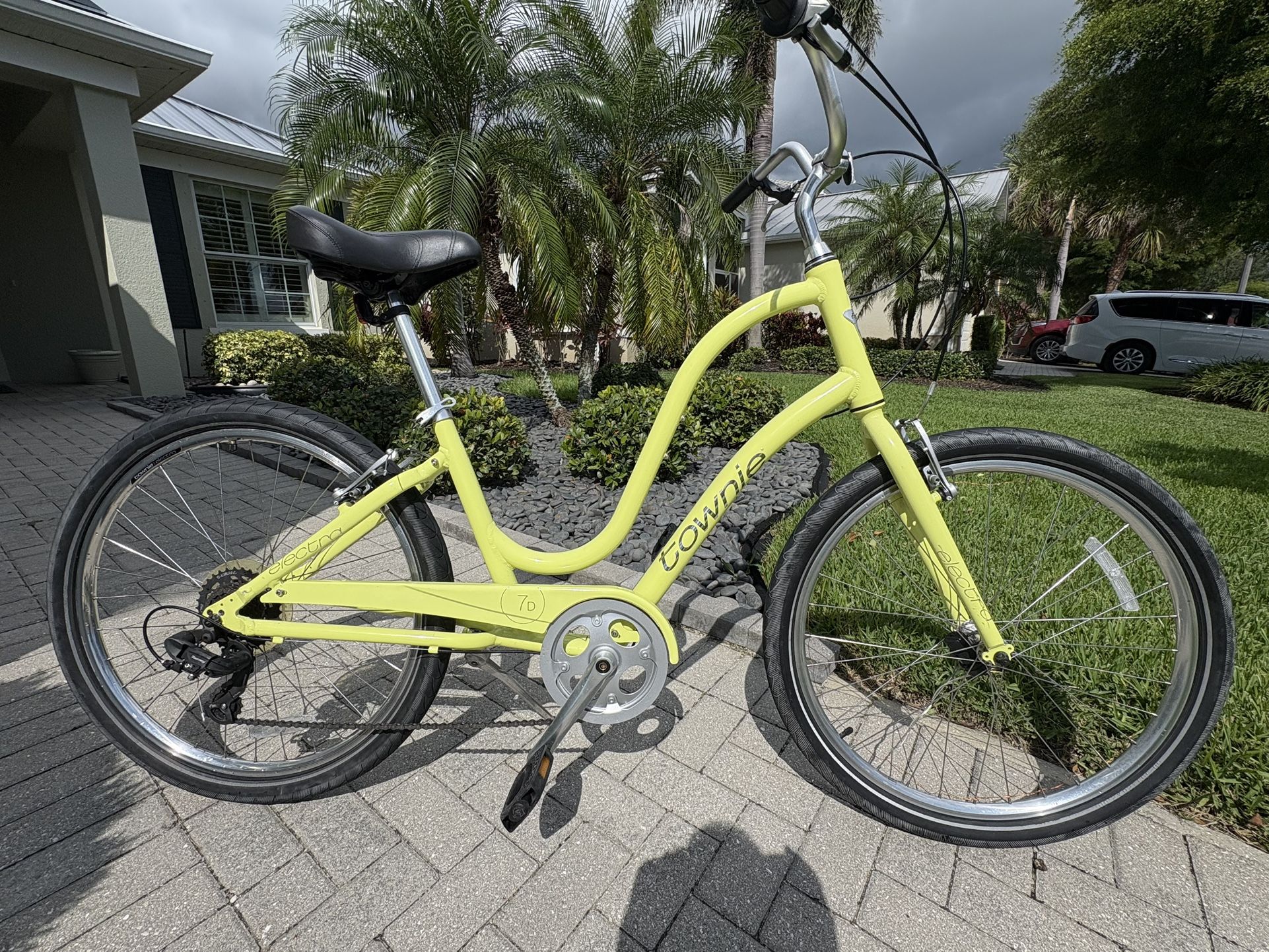 ELECTRA TOWNIE 7D Low Stepthrough Bike