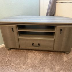 Corner TV stand 