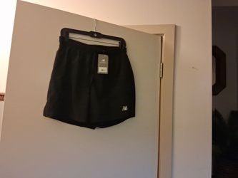Men's new balances shorts size medium all black Brand new