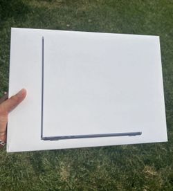 15” Apple MacBook Air laptop m4 chip 16gb 256gb