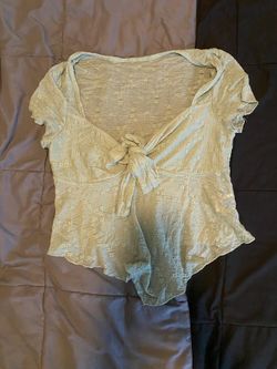 women’s SHEIN light green lace tie front blouse with small floral embroidery, size L