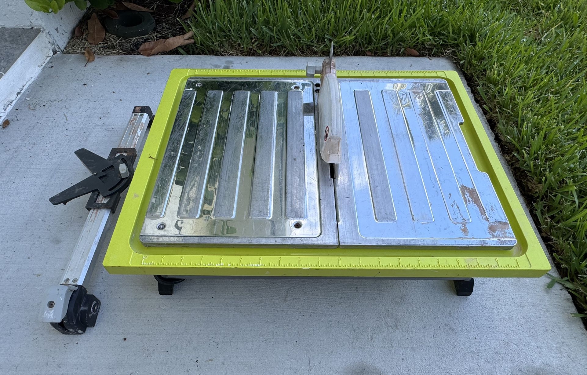 Ryobi 7” Wet Tile Table Saw