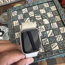 Apple watch 8th gen 40mm silver bluetooth