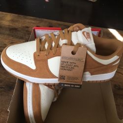 New Nike Dunk Low size 10.5M/12W