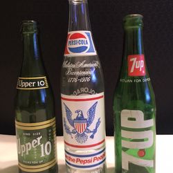 Pepsi 1976 Bicentennial, 7up 10 Oz, and 1970 Upper 10 King Size