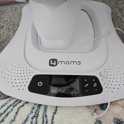4 MOMS MAMAROO SWING