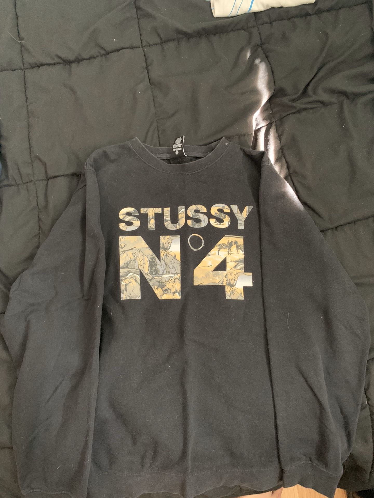 STUSSY SIZE LARGE / MEDIUM shirts crewneck sweaters tank top clothes