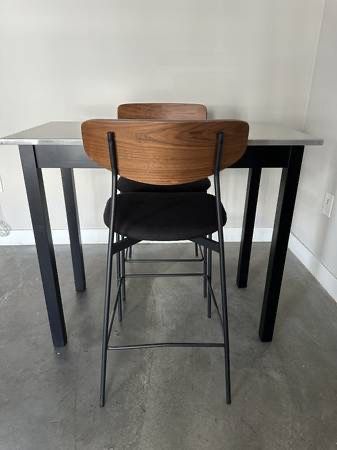 Desk/Dining Table & Chairs 
