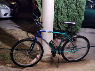 Roadmaster Hit Zone Mountain Bike