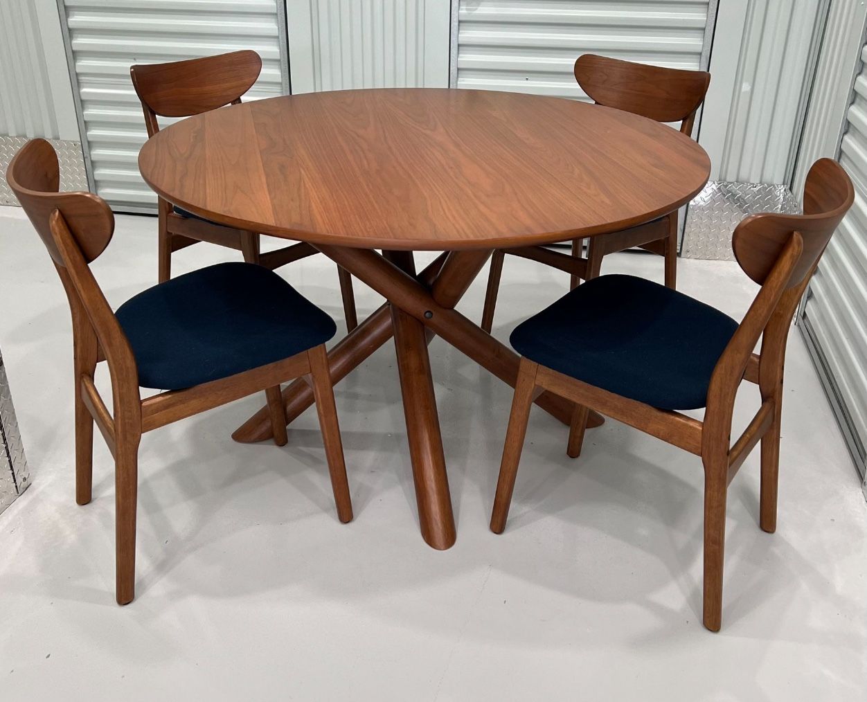 Set Of 4 West Elm Dining Chairs 