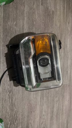 GMC SIERRA 2014  head light passenger side
