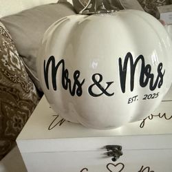 2025 Mrs & Mrs Pumpkin 